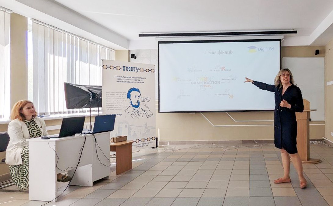  Доценти Кондратьєва Т.Б. та Бабій Л.Б. діляться досвідом щодо використання гейміфікації в навчанні англійської мови (1).jpg